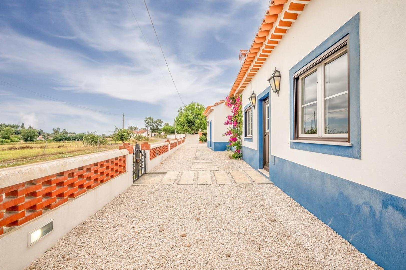 Refreshing Poolside Escape In Ponte De Sor Hotel Exterior photo