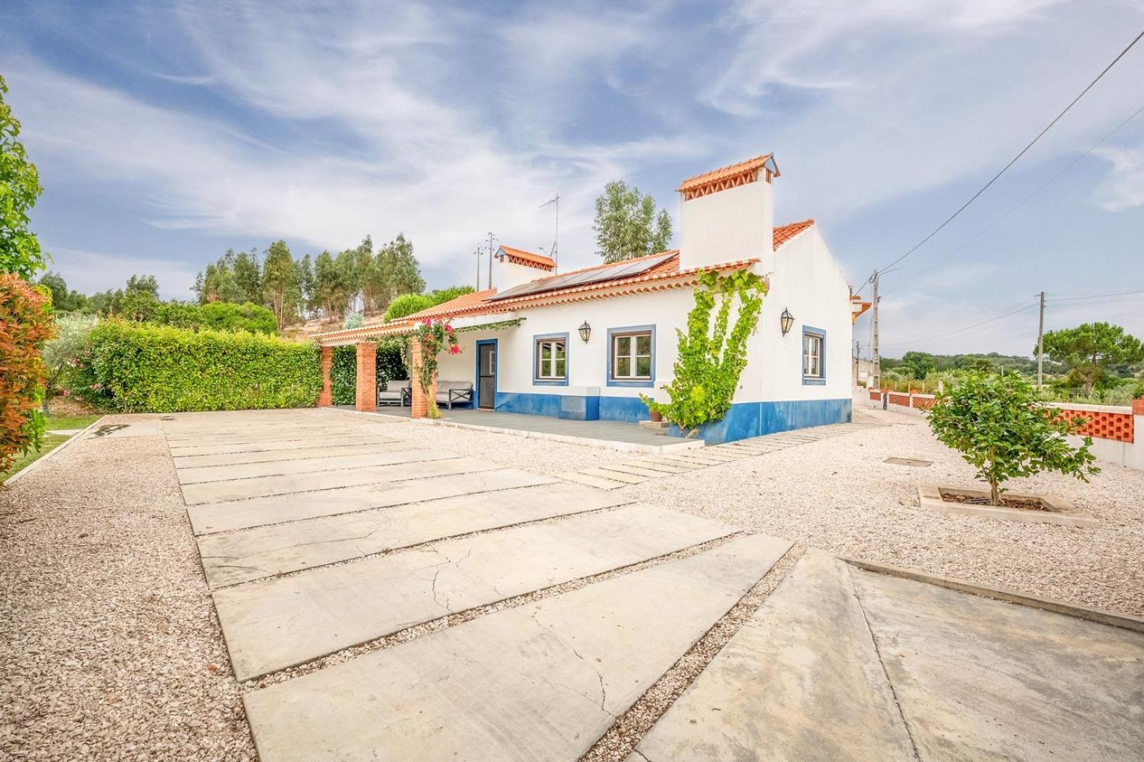 Refreshing Poolside Escape In Ponte De Sor Hotel Exterior photo